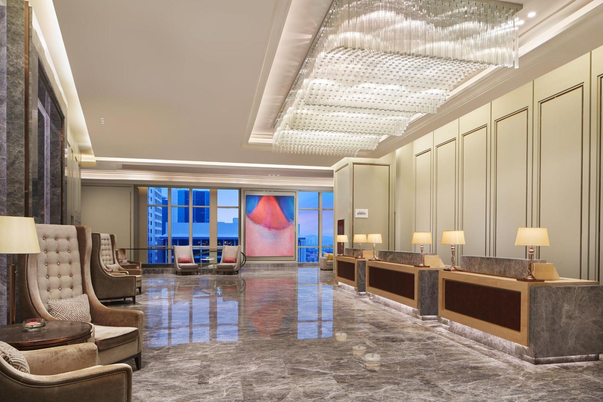 Sheraton Petaling Jaya Hotel Kültér fotó Lobby