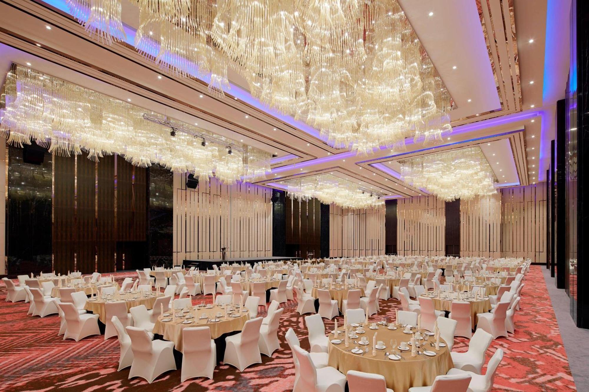 Sheraton Petaling Jaya Hotel Kültér fotó The Grand Ballroom