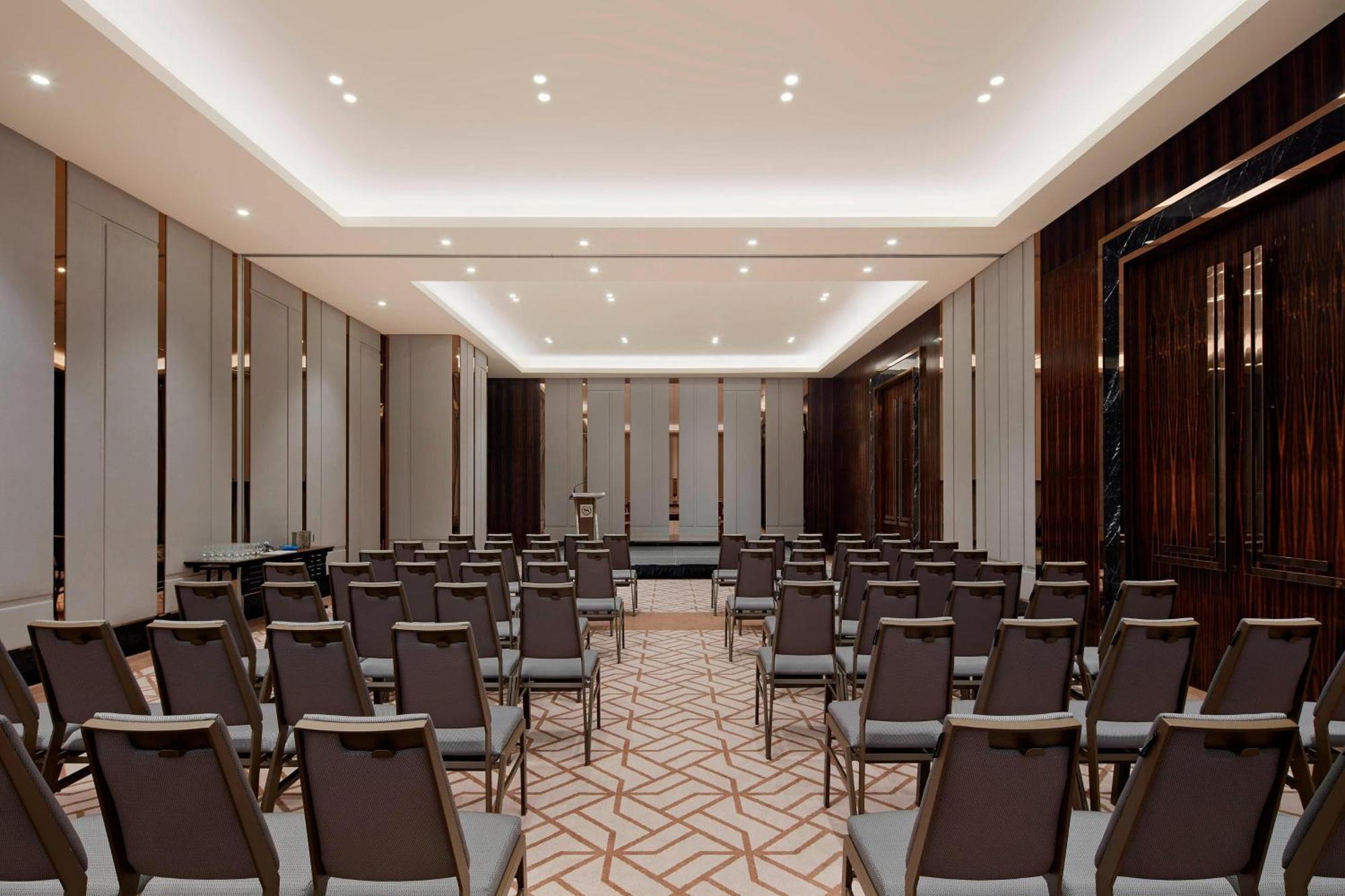 Sheraton Petaling Jaya Hotel Kültér fotó The ballroom